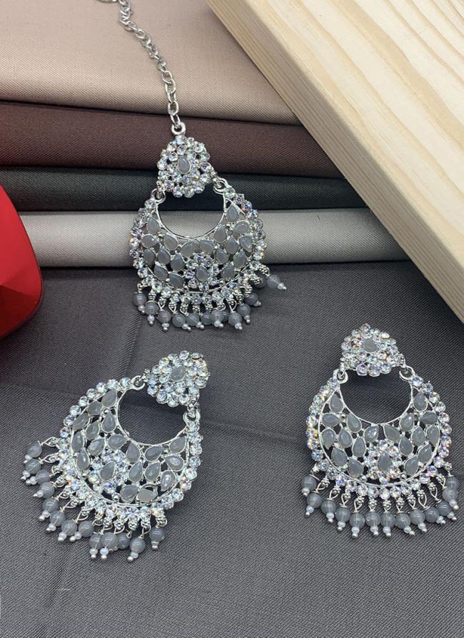 Grey Meenkari Earrings With Maang Tikka